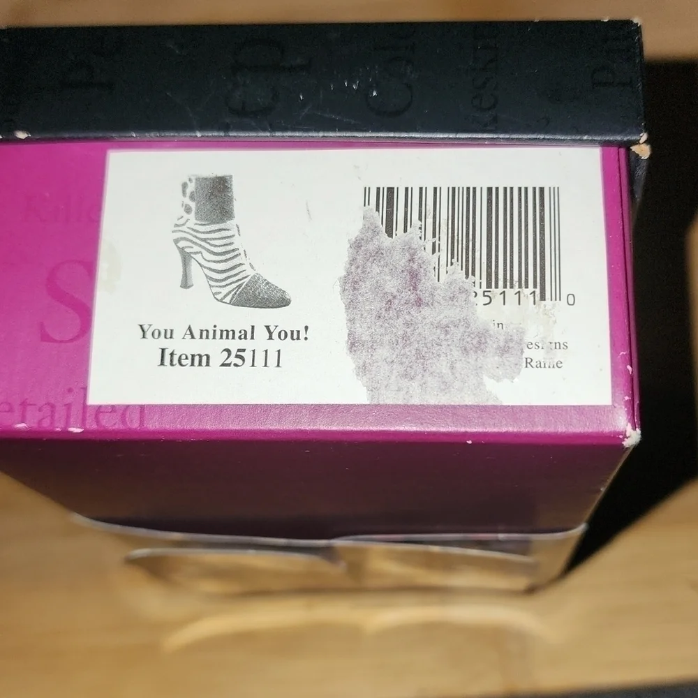 Raine You Animal You Mini Shoe W/Box #25111 - Picture 6 of 6